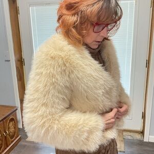 NEW!! Dusky Beige Highlights Creamy White Fox Fur Cropped Long Sleeve Fur Jacket